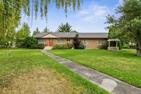 Photo of 901 Pennsylvania Avenue, Deer Lodge, MT 59722 (MLS # 30077420)