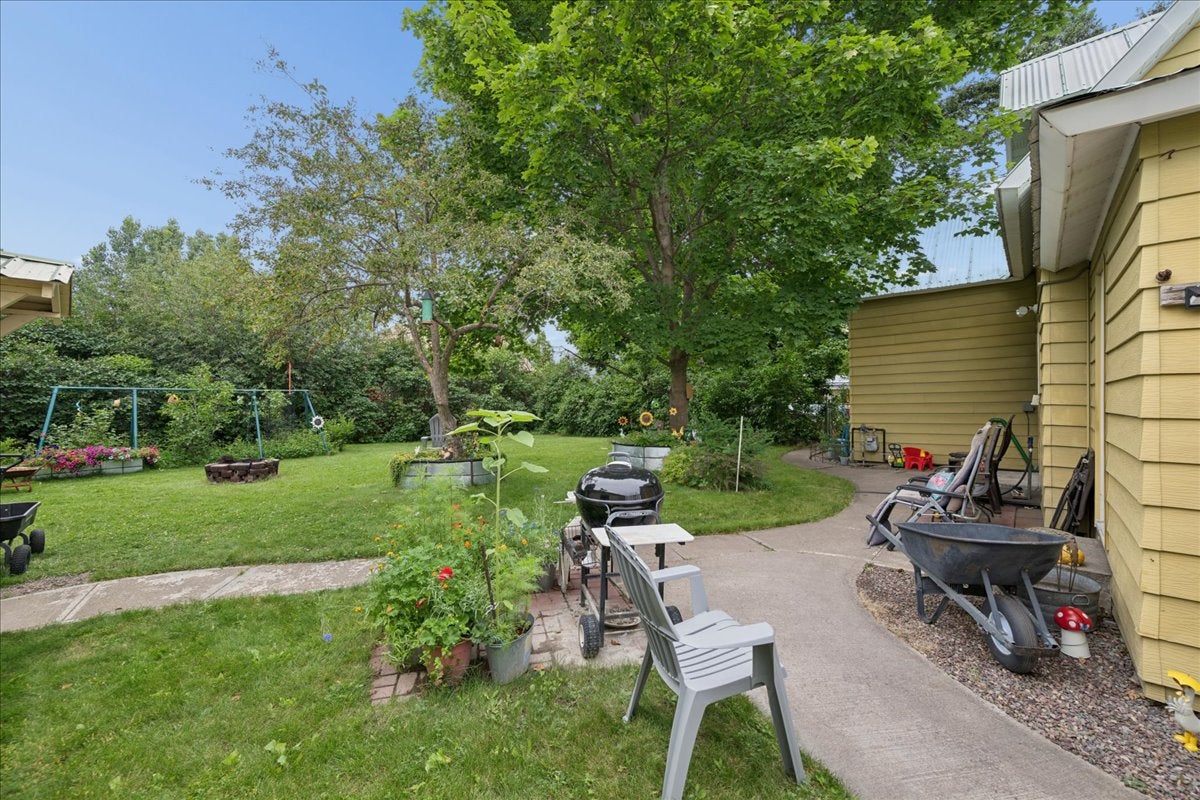 105 1st Avenue W