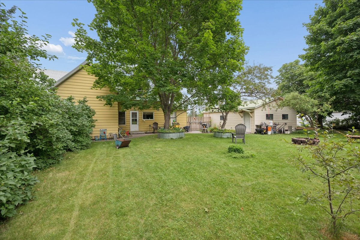 105 1st Avenue W