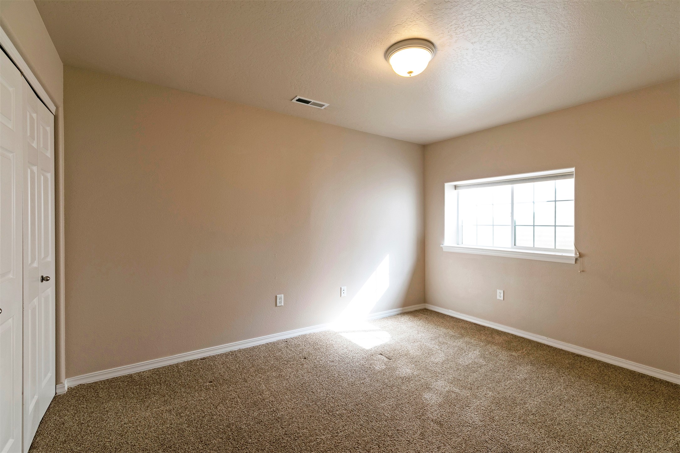 Missoula, Montana 59802, United States, 4 Bedrooms Bedrooms, ,2 BathroomsBathrooms,Residential,Active,195104