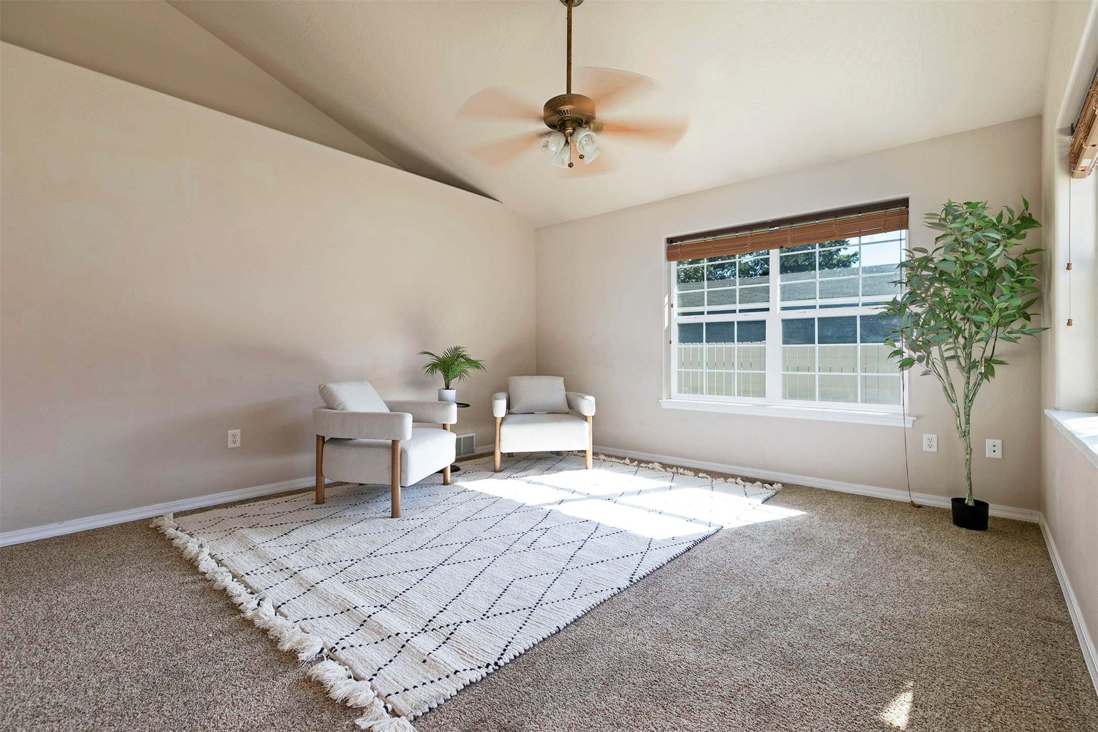 Missoula, Montana 59802, United States, 4 Bedrooms Bedrooms, ,2 BathroomsBathrooms,Residential,Active,195104