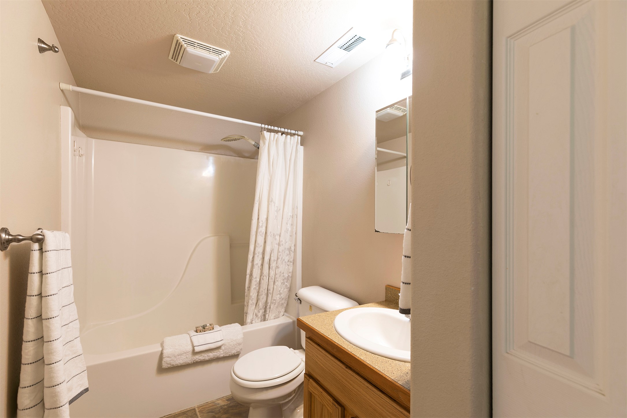 Missoula, Montana 59802, United States, 4 Bedrooms Bedrooms, ,2 BathroomsBathrooms,Residential,Active,195104