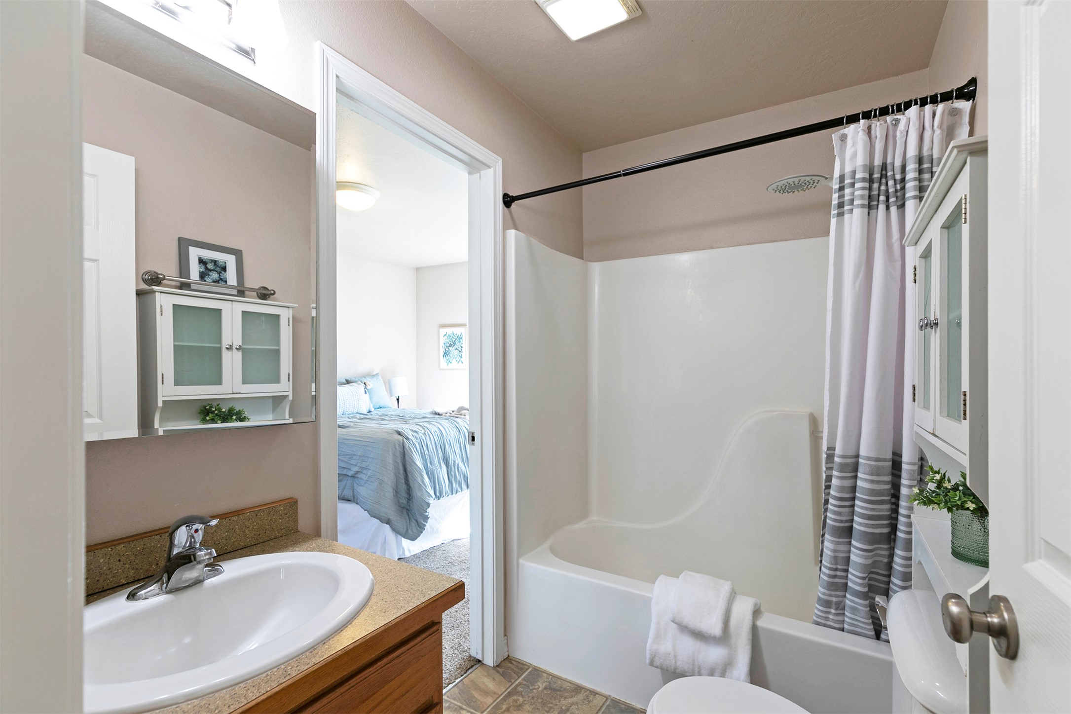 Missoula, Montana 59802, United States, 4 Bedrooms Bedrooms, ,2 BathroomsBathrooms,Residential,Active,195104