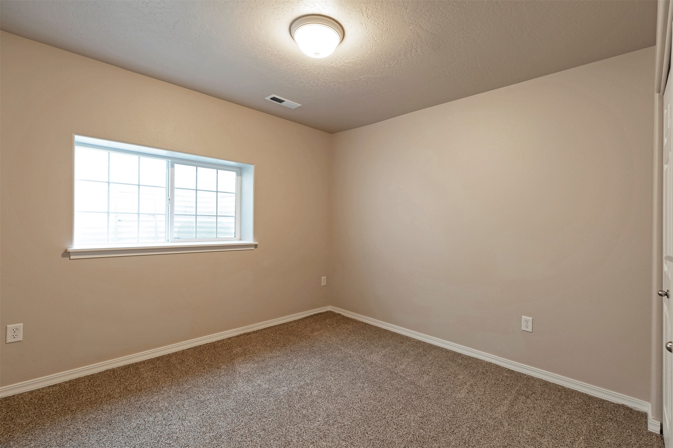 Missoula, Montana 59802, United States, 4 Bedrooms Bedrooms, ,2 BathroomsBathrooms,Residential,Active,195104