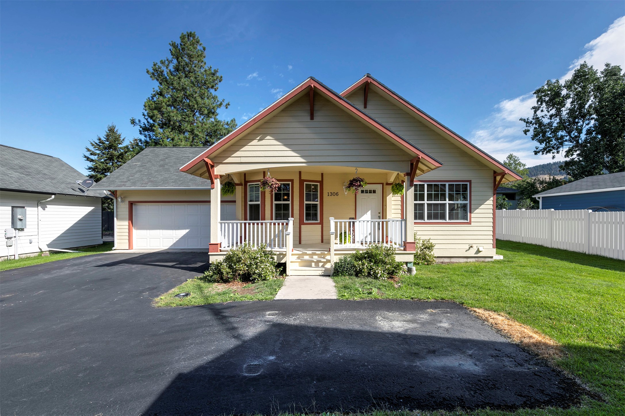 Missoula, Montana 59802, United States, 4 Bedrooms Bedrooms, ,2 BathroomsBathrooms,Residential,Active,195104