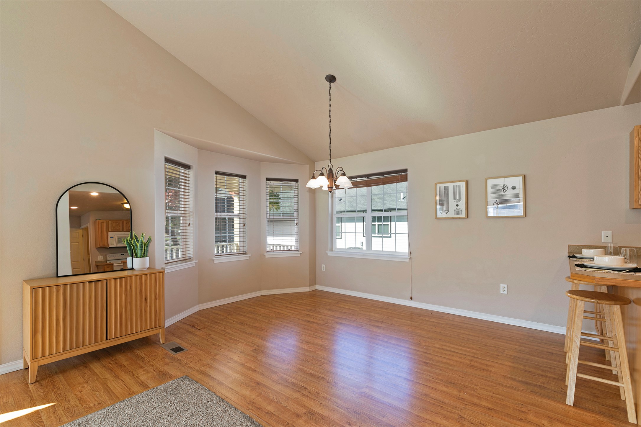 Missoula, Montana 59802, United States, 4 Bedrooms Bedrooms, ,2 BathroomsBathrooms,Residential,Active,195104