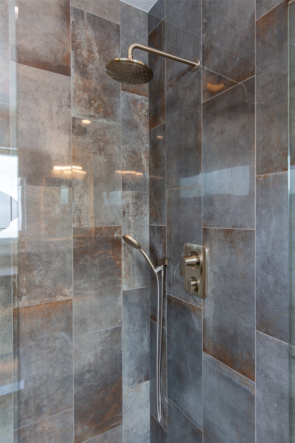 Missoula, Montana 59808, United States, 3 Bedrooms Bedrooms, ,3 BathroomsBathrooms,Residential,Pending,72835