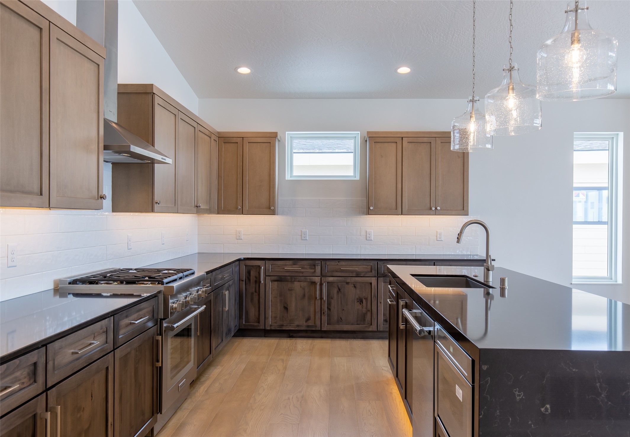 Missoula, Montana 59808, United States, 3 Bedrooms Bedrooms, ,3 BathroomsBathrooms,Residential,Pending,72835