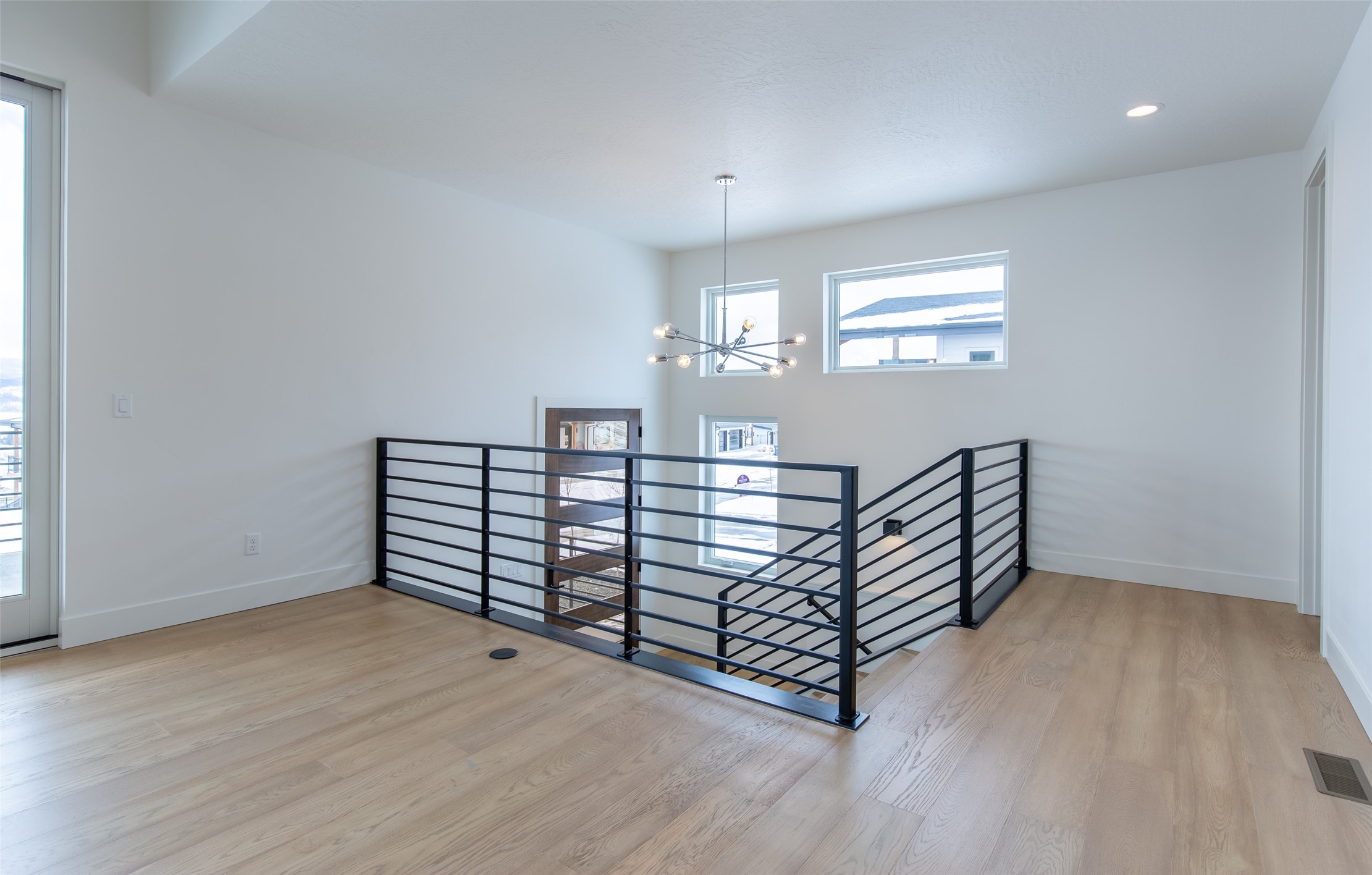 Missoula, Montana 59808, United States, 3 Bedrooms Bedrooms, ,3 BathroomsBathrooms,Residential,Pending,72835