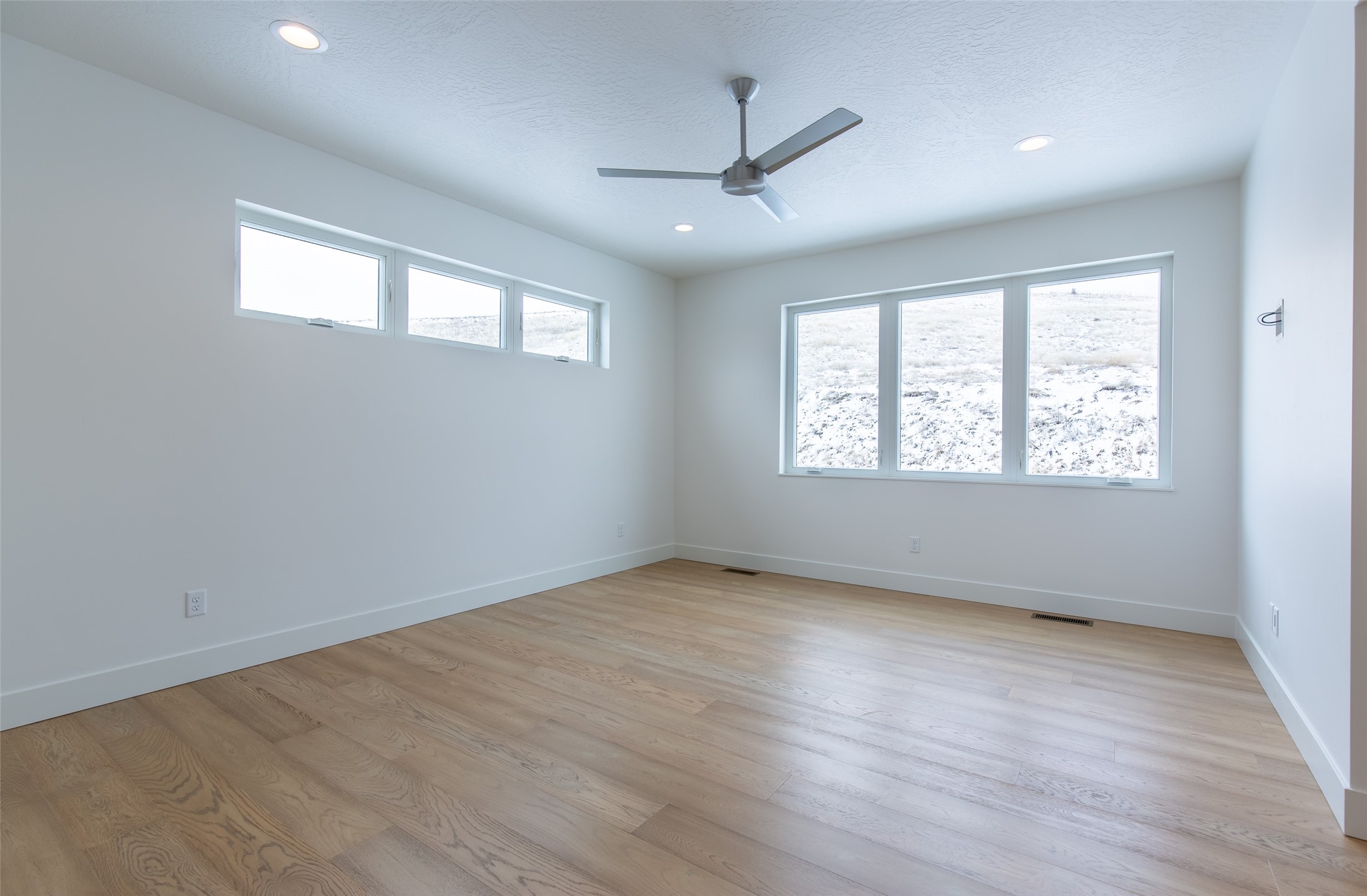 Missoula, Montana 59808, United States, 3 Bedrooms Bedrooms, ,3 BathroomsBathrooms,Residential,Pending,72835