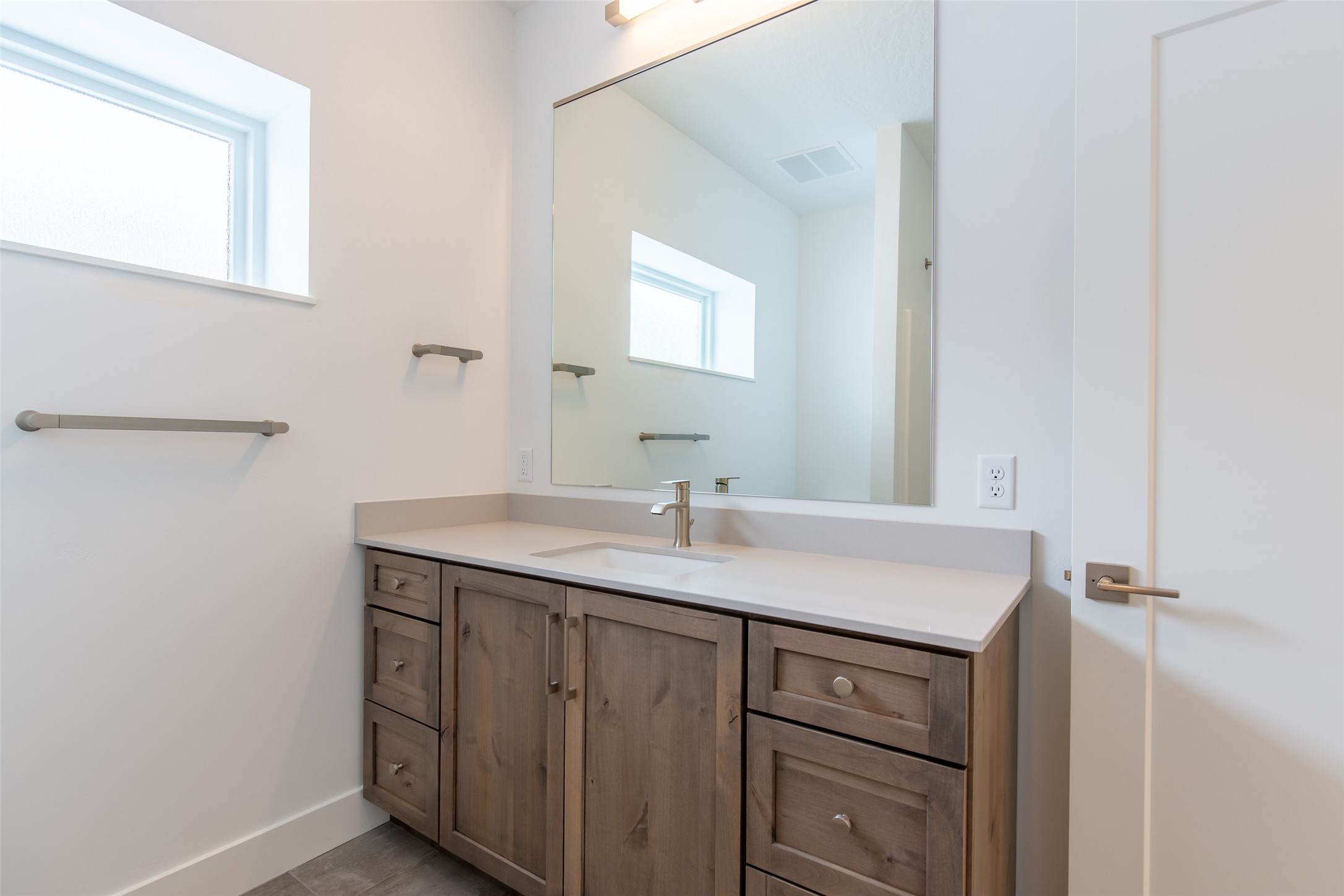 Missoula, Montana 59808, United States, 3 Bedrooms Bedrooms, ,3 BathroomsBathrooms,Residential,Pending,72835