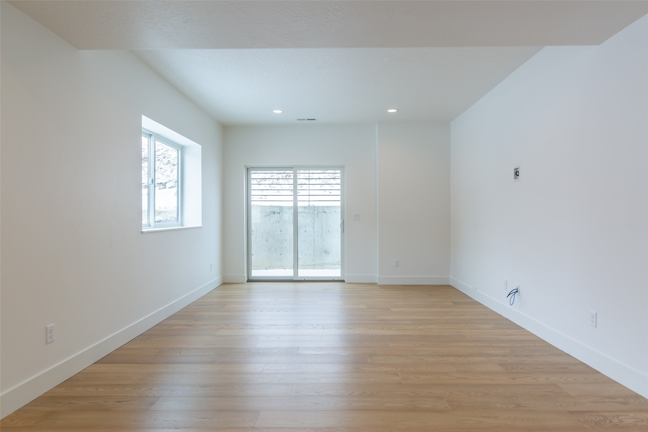 Missoula, Montana 59808, United States, 3 Bedrooms Bedrooms, ,3 BathroomsBathrooms,Residential,Pending,72835