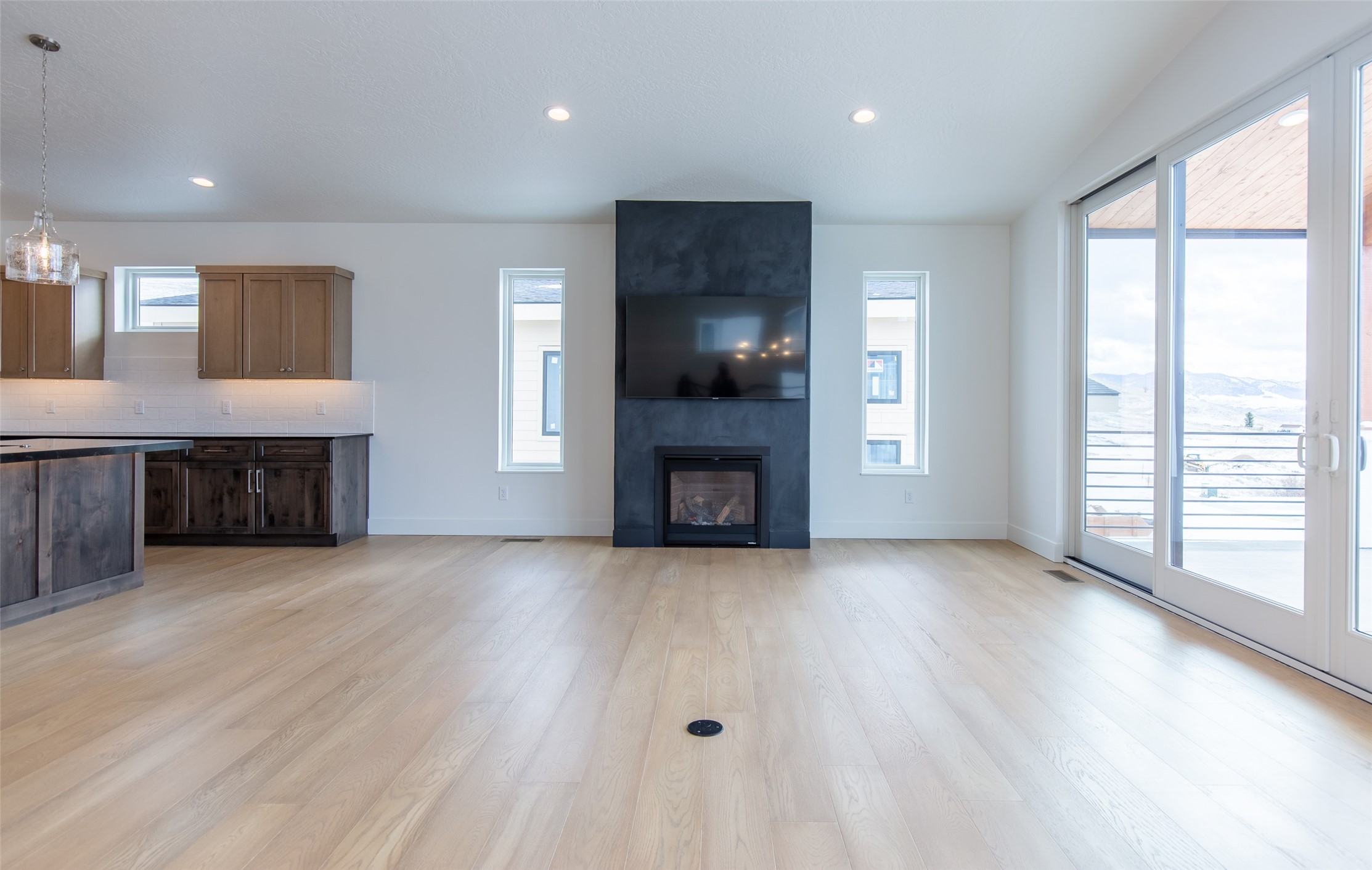 Missoula, Montana 59808, United States, 3 Bedrooms Bedrooms, ,3 BathroomsBathrooms,Residential,Pending,72835