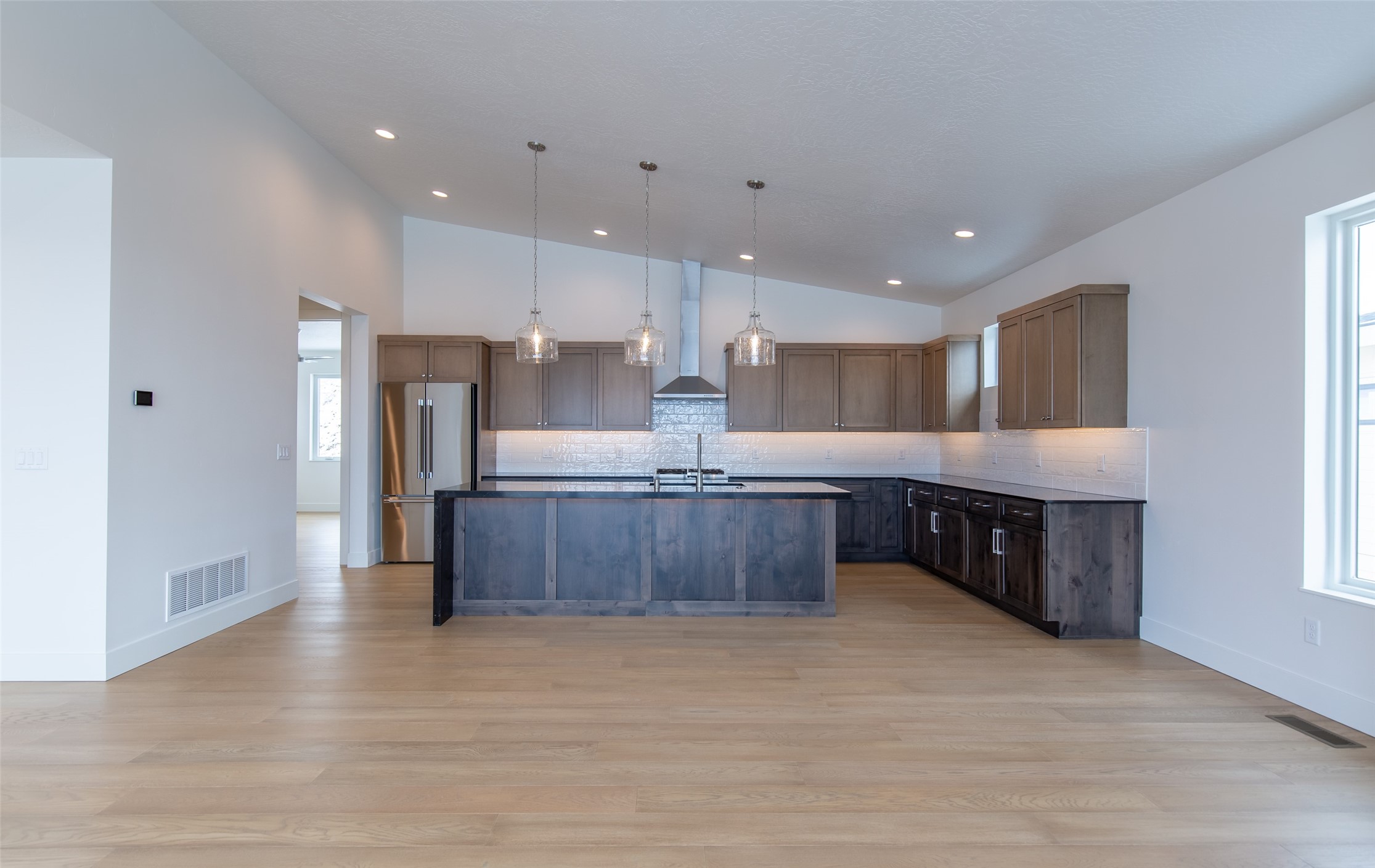 Missoula, Montana 59808, United States, 3 Bedrooms Bedrooms, ,3 BathroomsBathrooms,Residential,Pending,72835