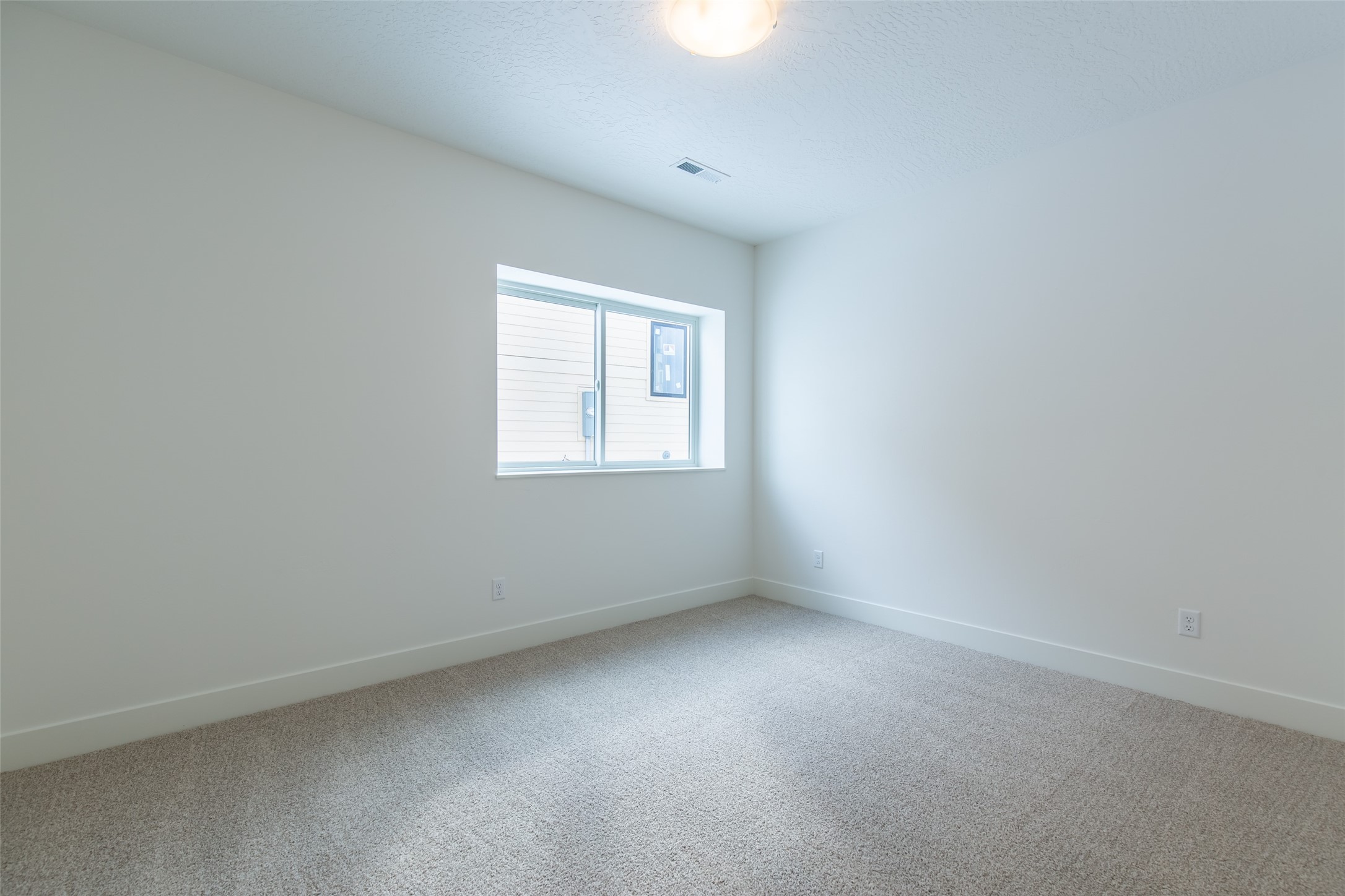 Missoula, Montana 59808, United States, 3 Bedrooms Bedrooms, ,3 BathroomsBathrooms,Residential,Pending,72835