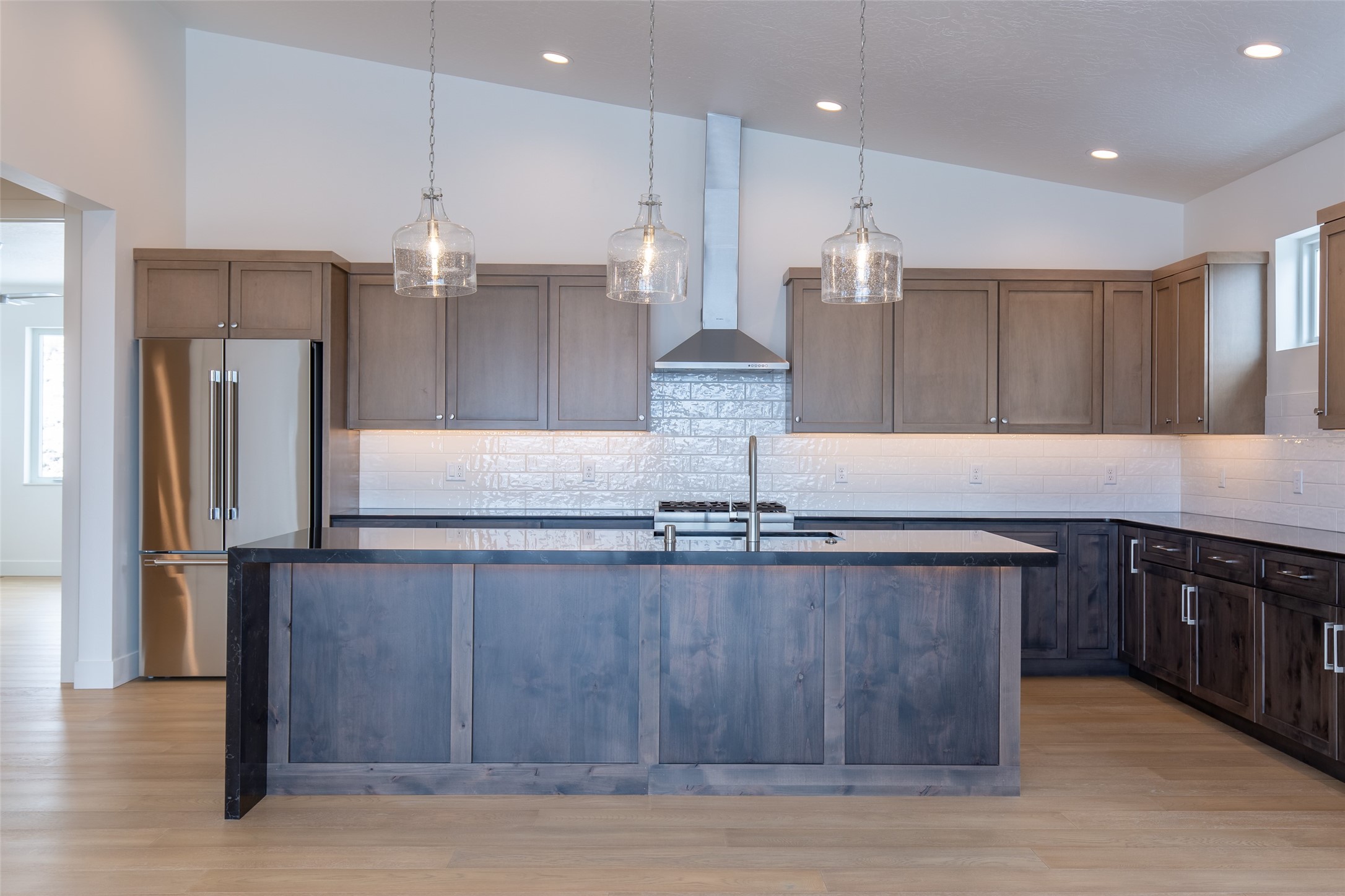 Missoula, Montana 59808, United States, 3 Bedrooms Bedrooms, ,3 BathroomsBathrooms,Residential,Pending,72835