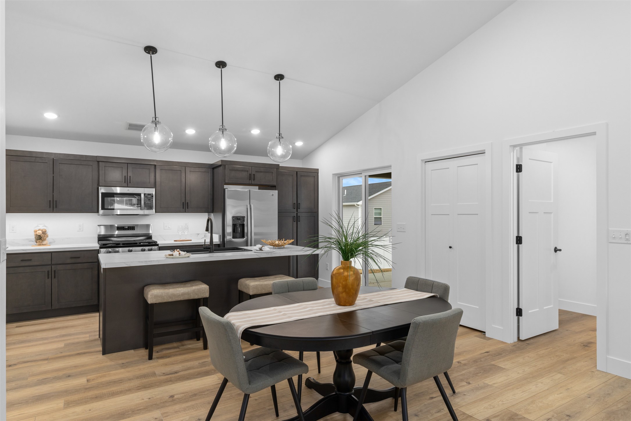 2231 Lindero Boulevard