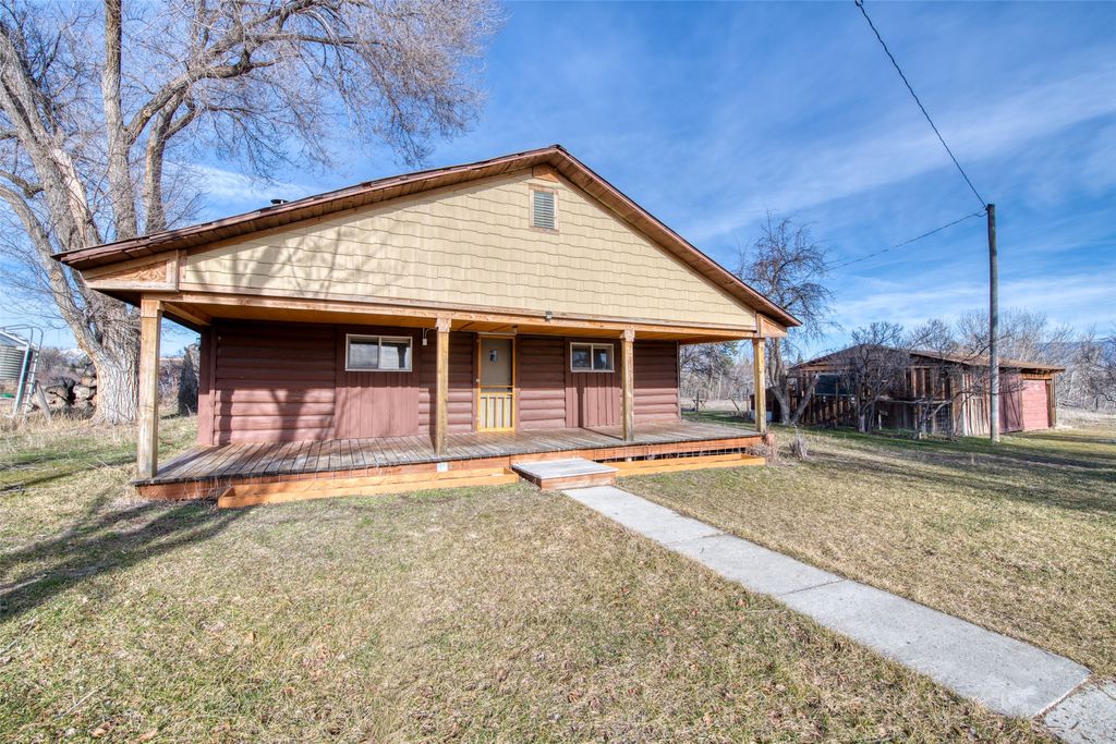 Photo of 54 Westbridge Road, Hamilton, MT 59840 (MLS # 30060230)