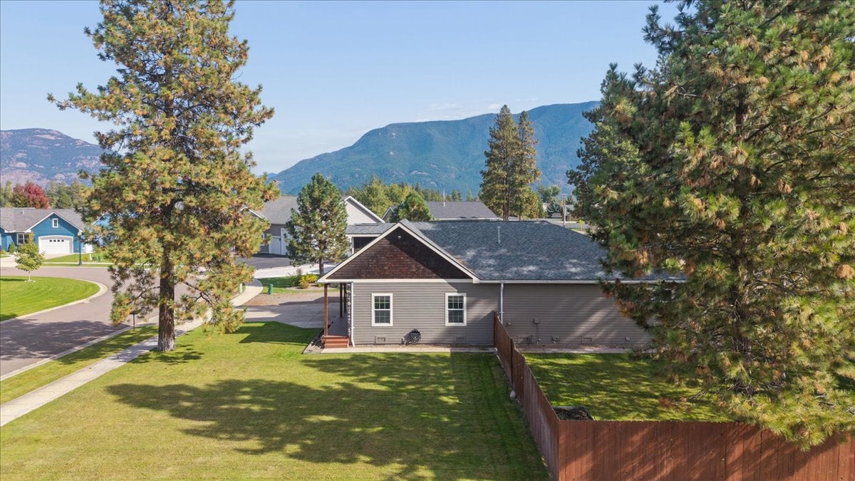 2 Talbott Pines Loop