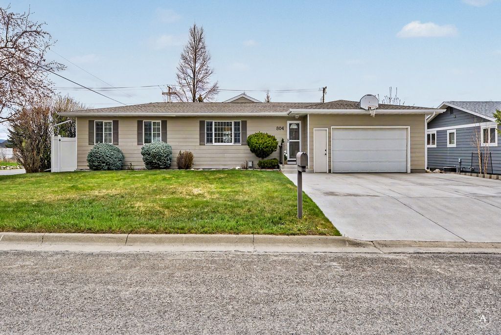 Photo of 804 Birch Street, Helena, MT 59601 (MLS # 30068548)