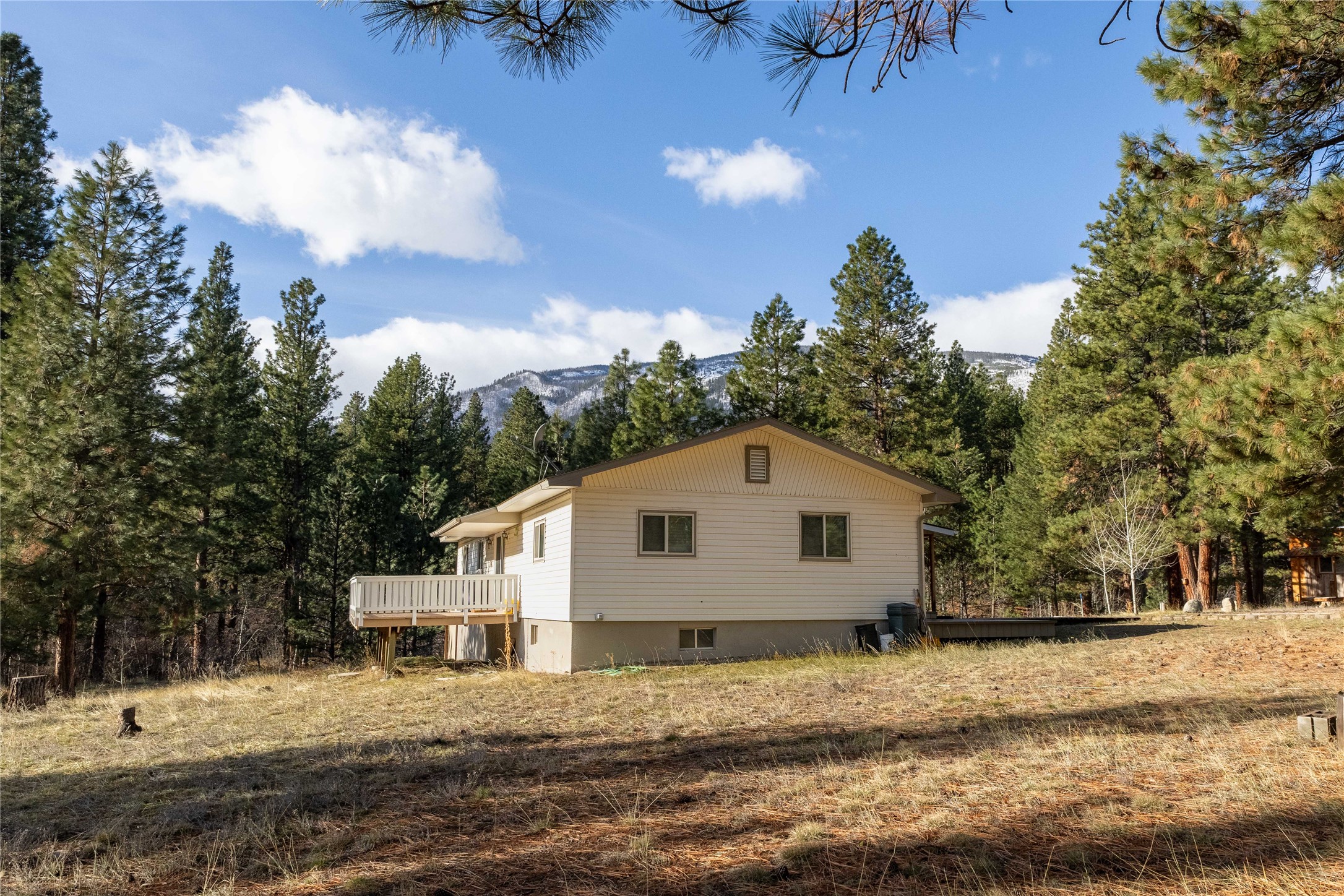 390 N Gold Creek Loop