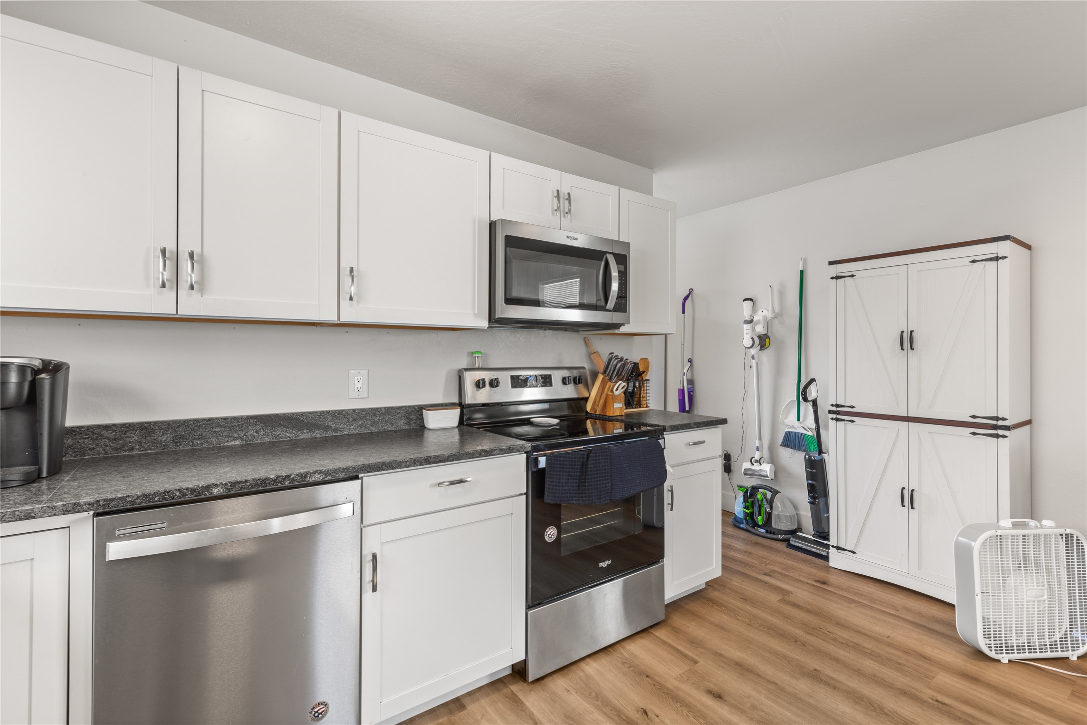 Missoula, Montana 59802, United States, 3 Bedrooms Bedrooms, ,2 BathroomsBathrooms,Residential,Pending,144595