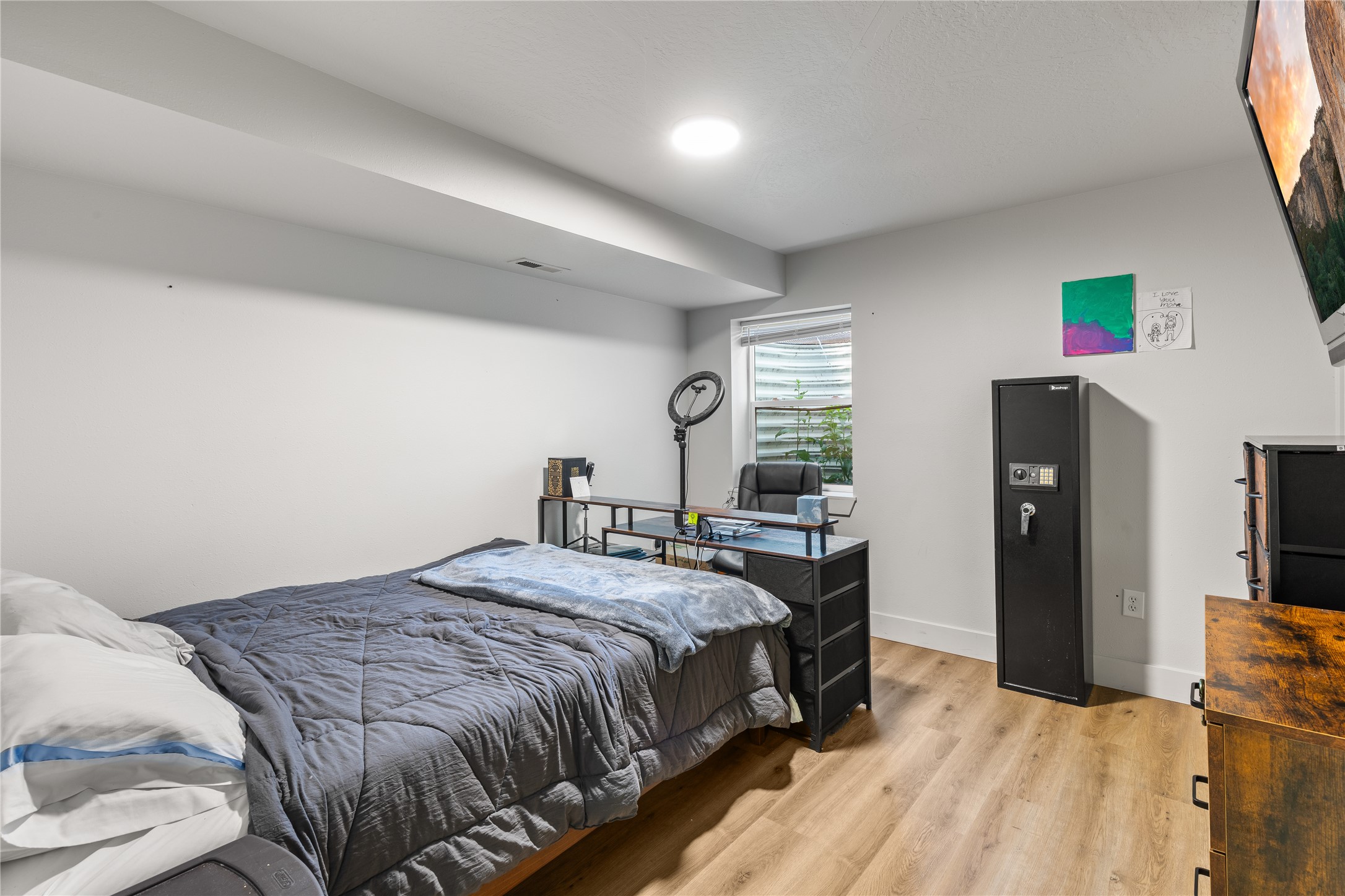 Missoula, Montana 59802, United States, 3 Bedrooms Bedrooms, ,2 BathroomsBathrooms,Residential,Pending,144595