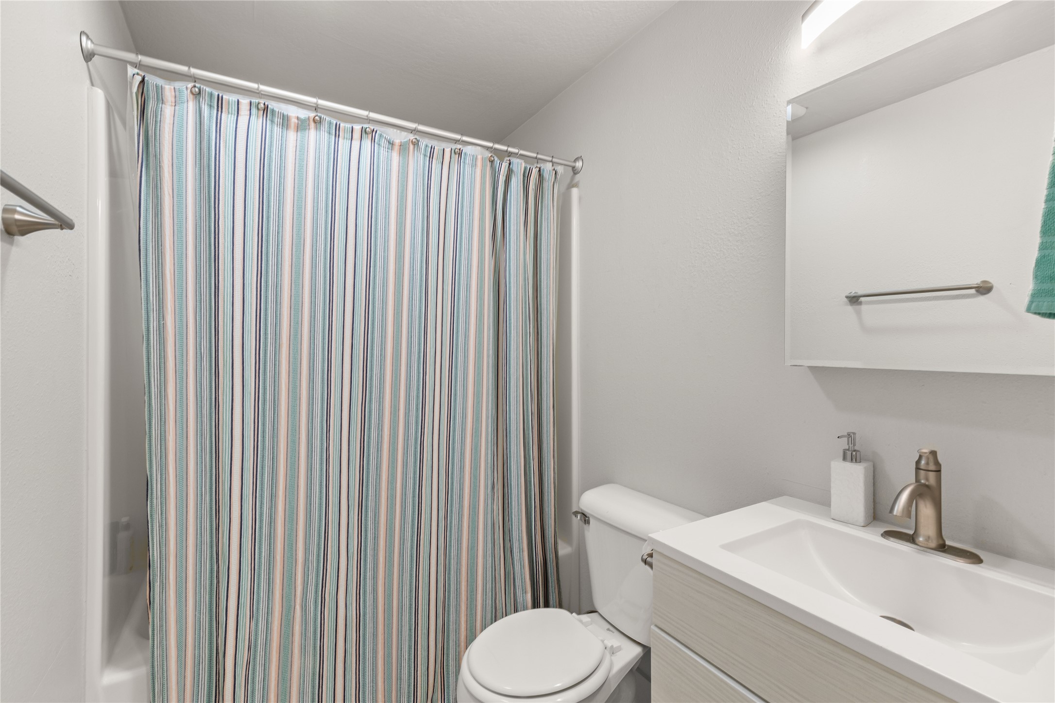 Missoula, Montana 59802, United States, 3 Bedrooms Bedrooms, ,2 BathroomsBathrooms,Residential,Pending,144595