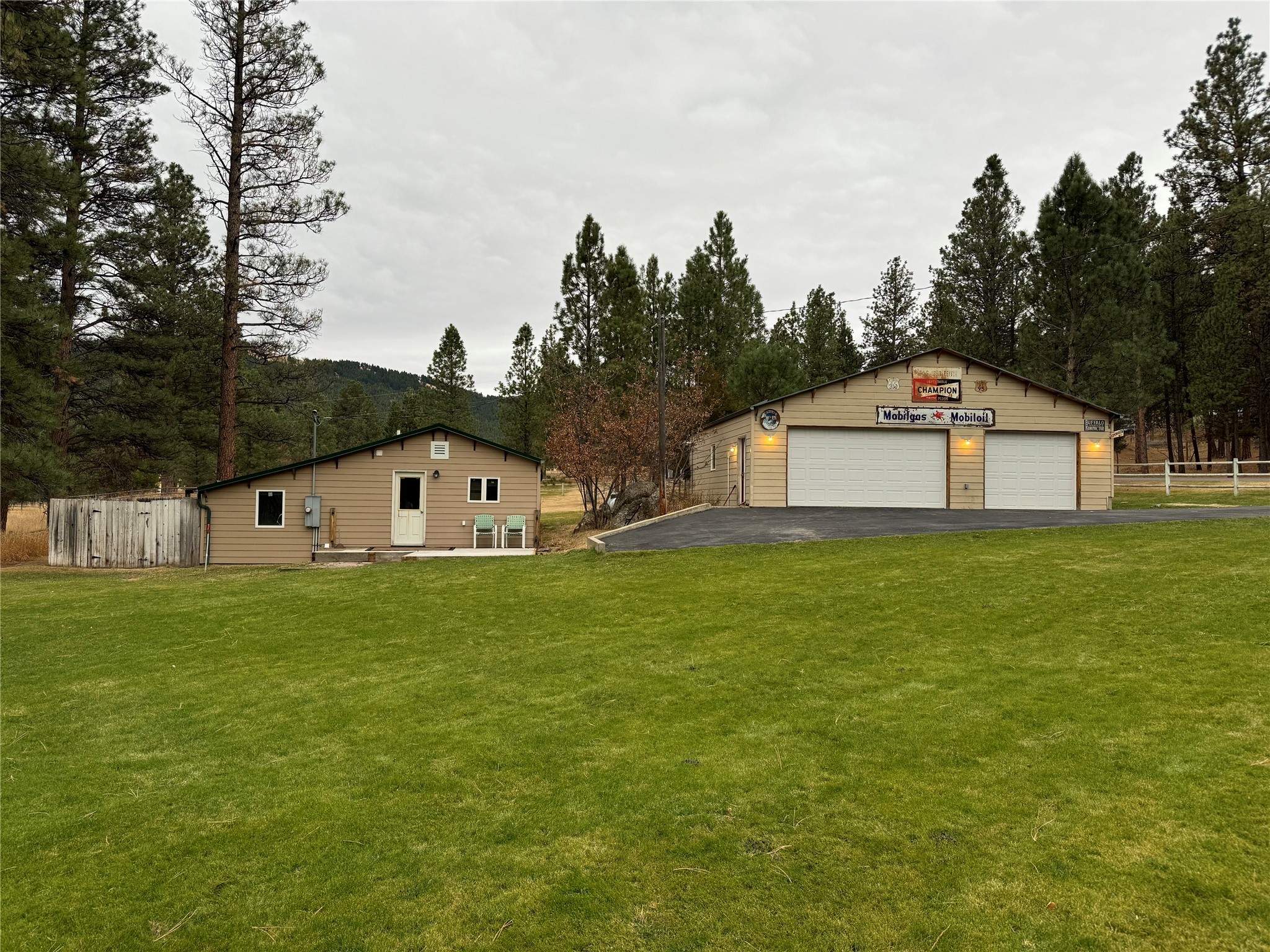 1561 & 1563 Colorado Gulch Drive