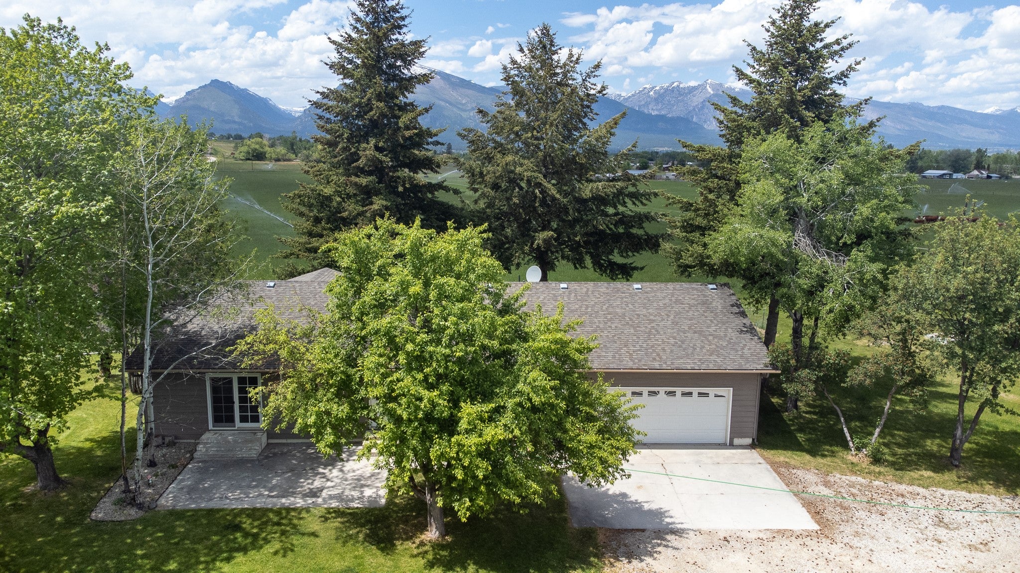 904 S Shoshone Loop