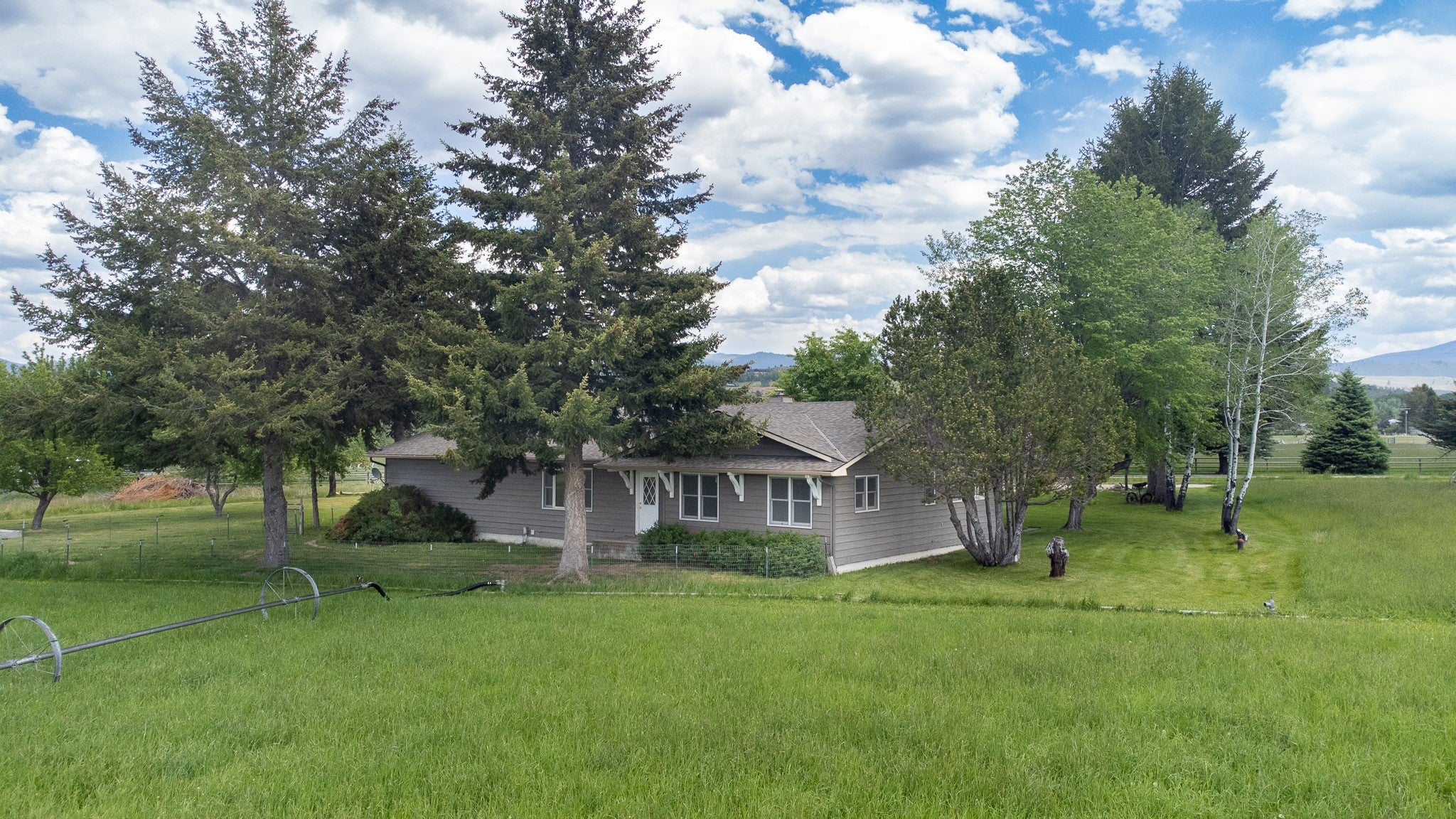 904 S Shoshone Loop