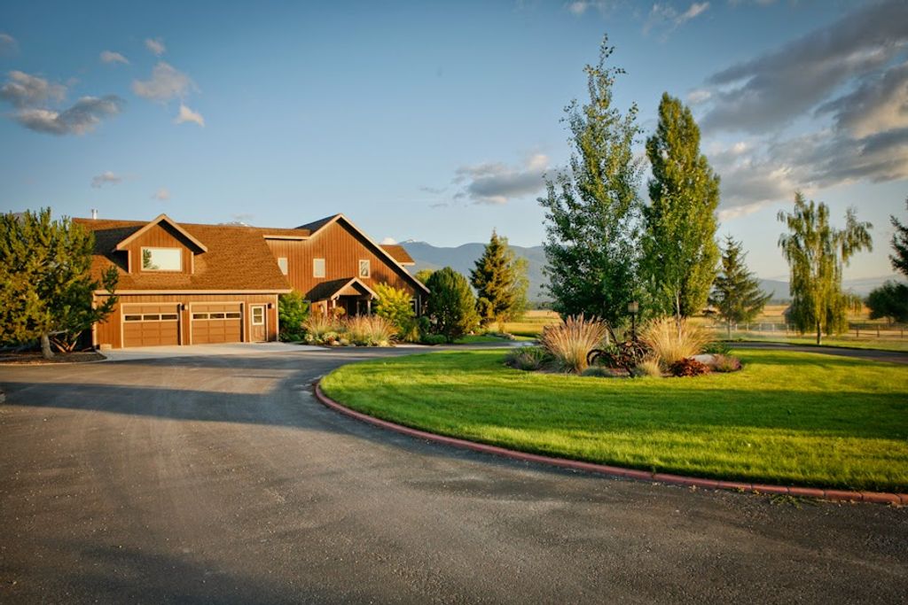 Photo of 93 Sann Lane, Stevensville, MT 59870 (MLS # 30066967)
