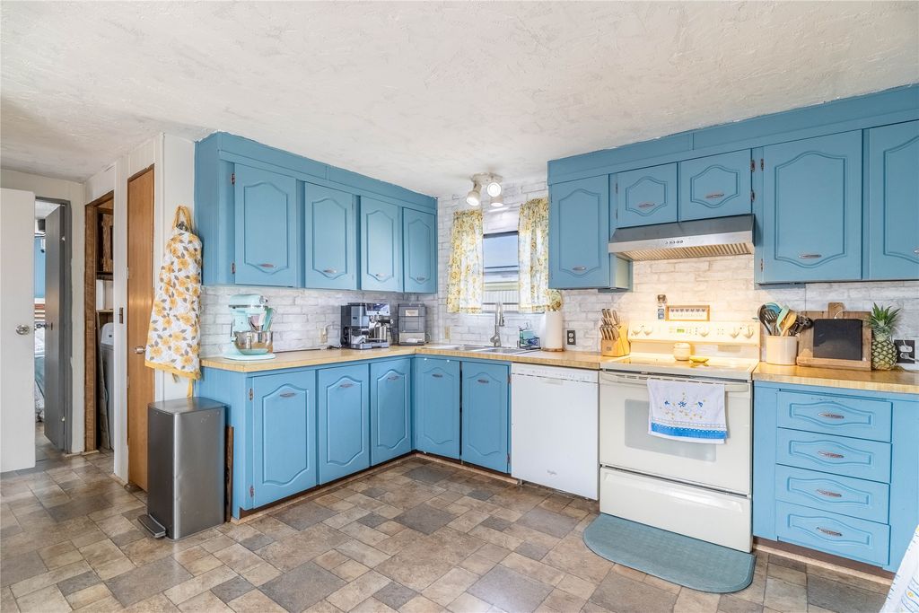 Photo of 1805 Joslyn Street #11, Helena, MT 59601 (MLS # 30067405)