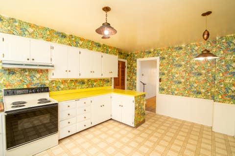 Tiny photo for 1800 Madeline Avenue, Missoula, MT 59801 (MLS # 30072867)