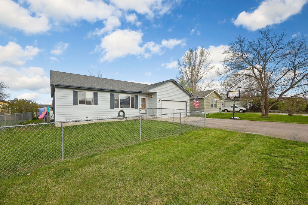 Photo of 1570 Condor Drive, Kalispell, MT 59901 (MLS # 30068855)