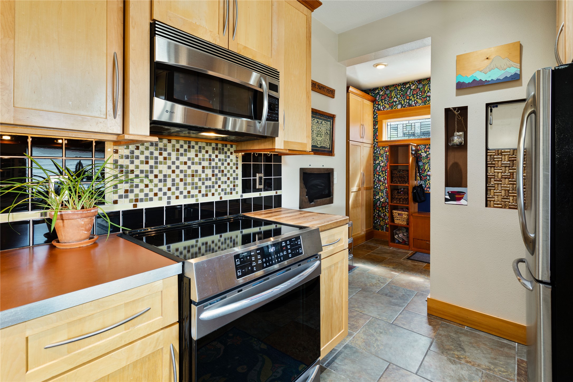 Missoula, Montana 59802, United States, 2 Bedrooms Bedrooms, ,3 BathroomsBathrooms,Residential,Active,122091