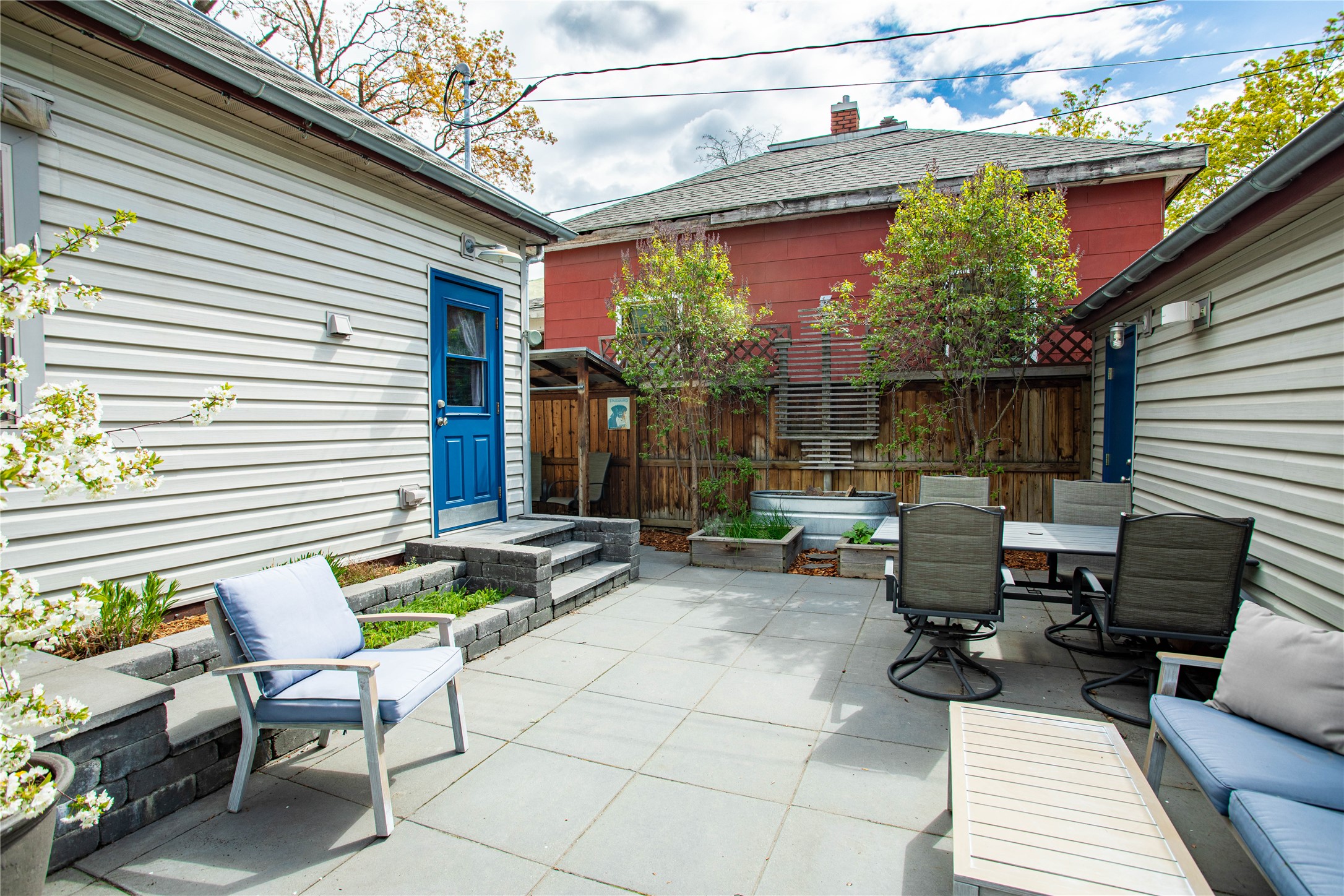 Missoula, Montana 59802, United States, 2 Bedrooms Bedrooms, ,3 BathroomsBathrooms,Residential,Active,122091