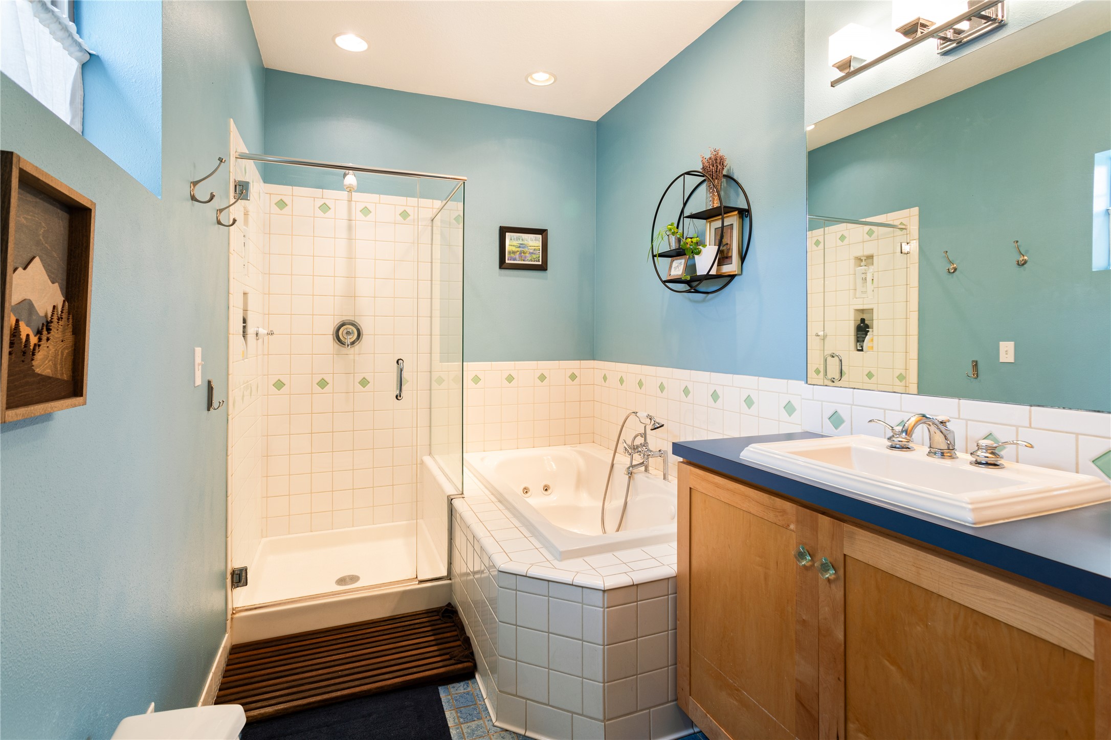 Missoula, Montana 59802, United States, 2 Bedrooms Bedrooms, ,3 BathroomsBathrooms,Residential,Active,122091