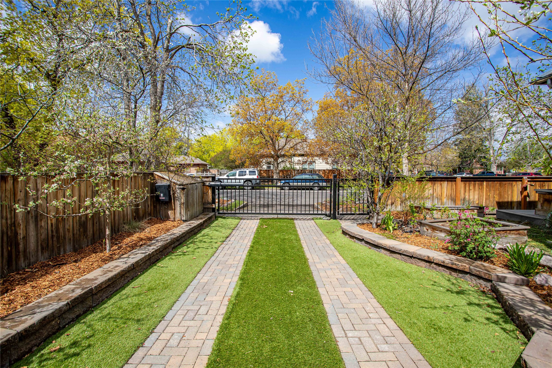 Missoula, Montana 59802, United States, 2 Bedrooms Bedrooms, ,3 BathroomsBathrooms,Residential,Active,122091