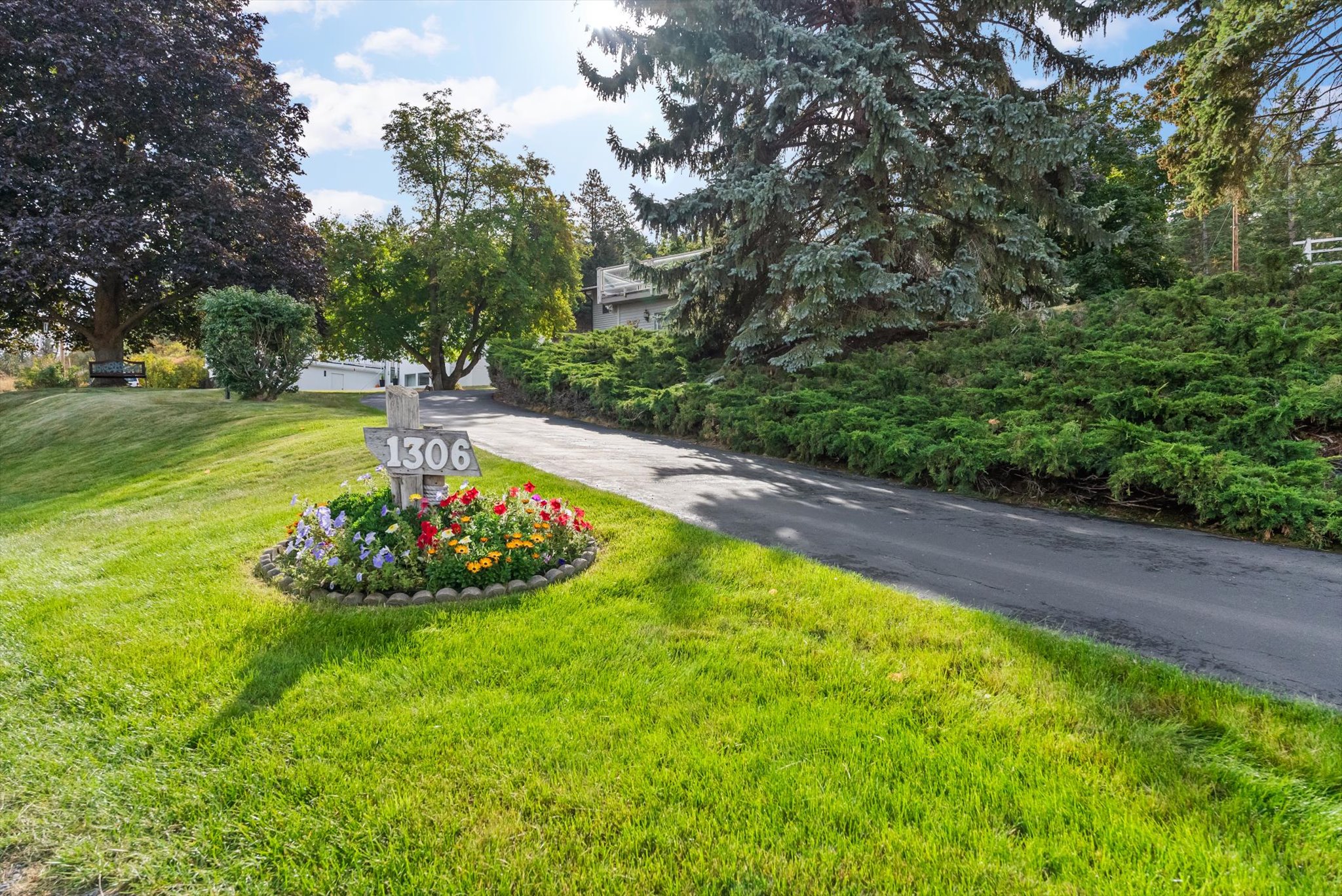 1306 15th Avenue E