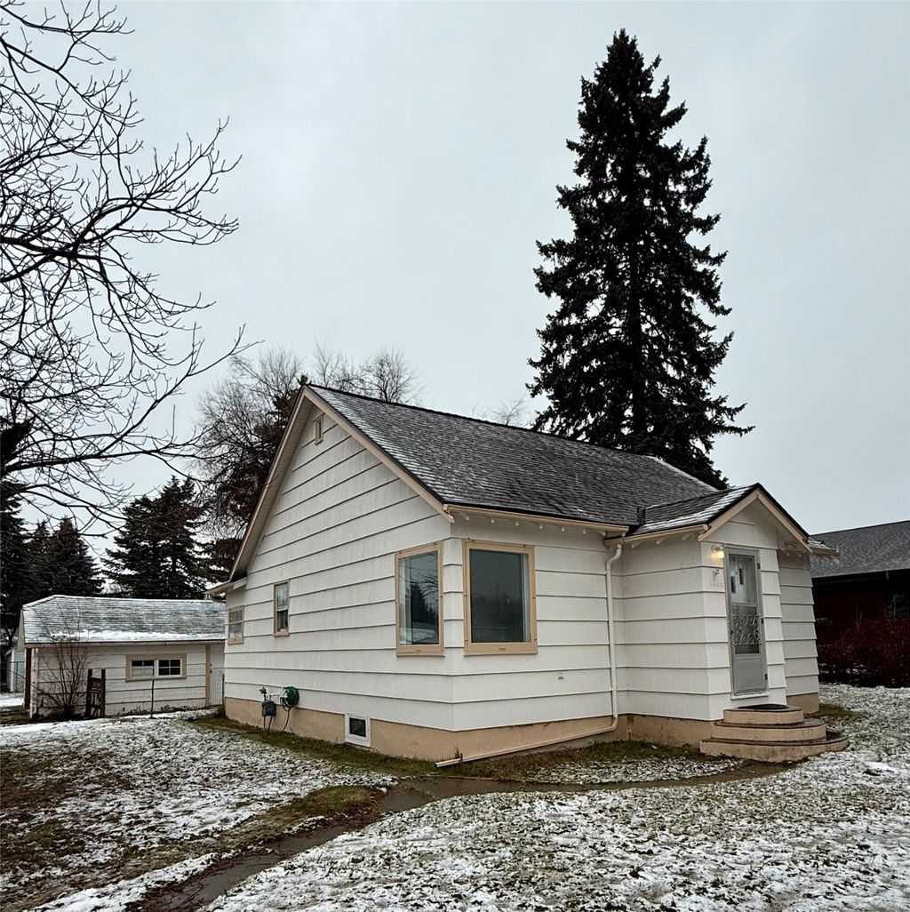 Photo of 1086 N Meridian Road, Kalispell, MT 59901 (MLS # 30062015)