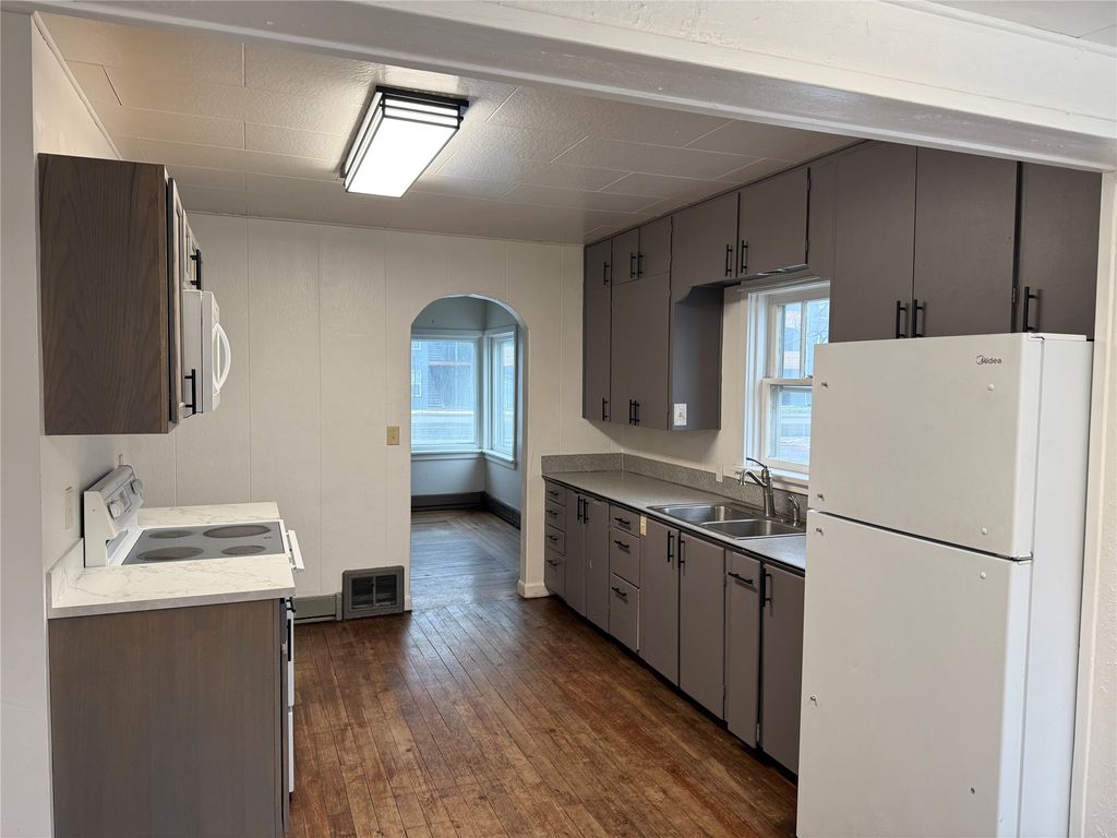 Photo of 1086 N Meridian Road, Kalispell, MT 59901 (MLS # 30062015)