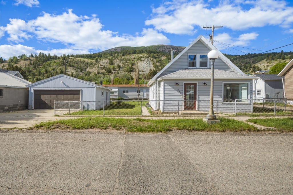 Photo of 713 E 6th Street, Anaconda, MT 59711 (MLS # 30072996)