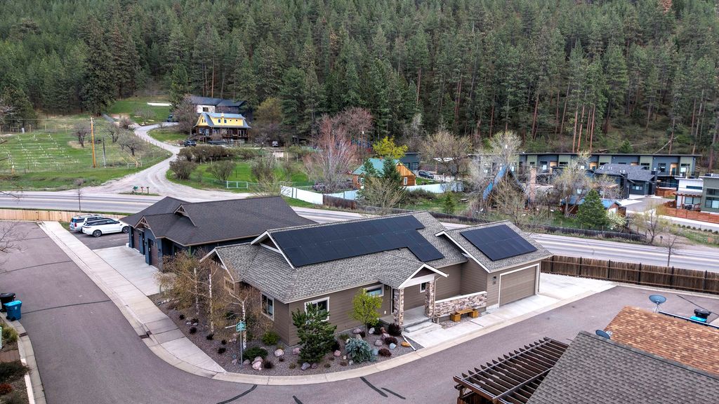 Photo of 1207 Gilbert Court, Missoula, MT 59802 (MLS # 30069136)
