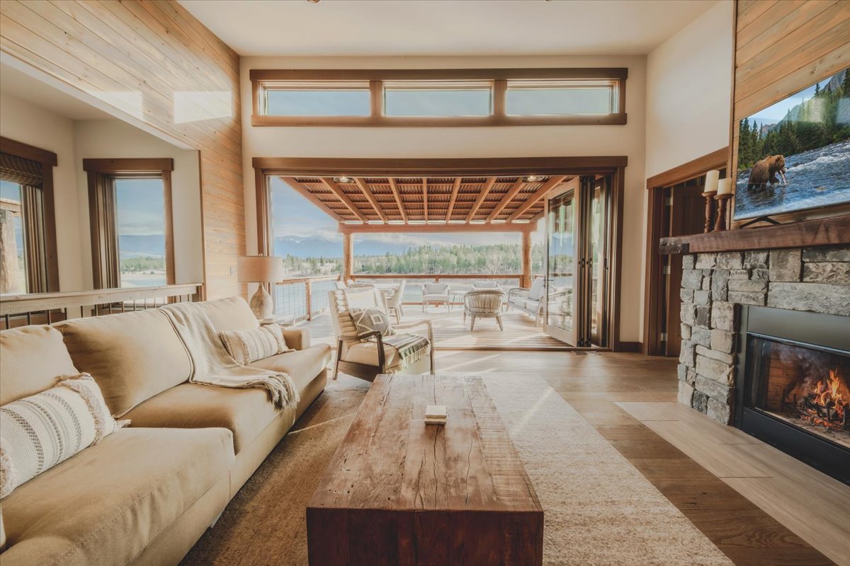 42 Cottage Lake Lane