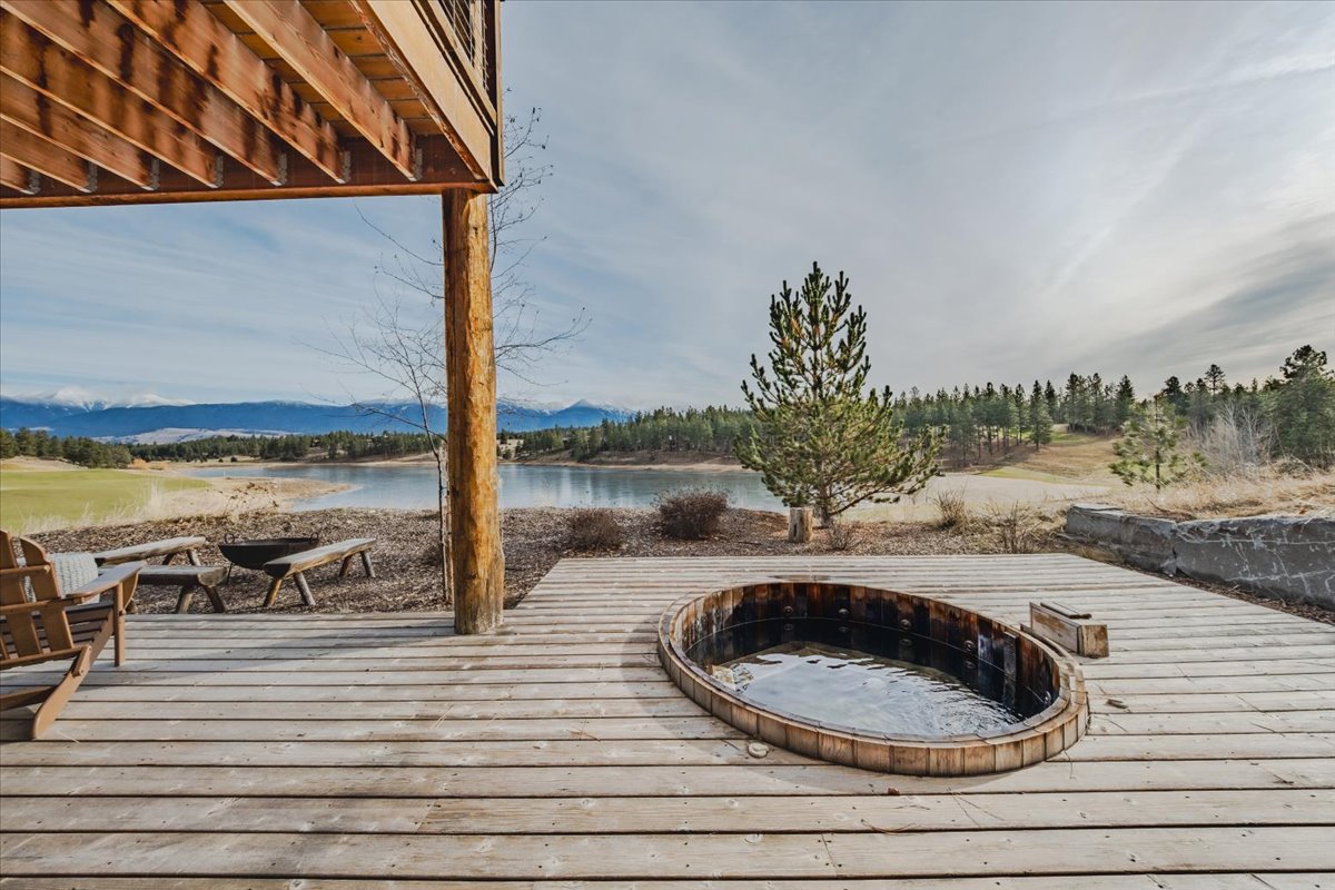 42 Cottage Lake Lane