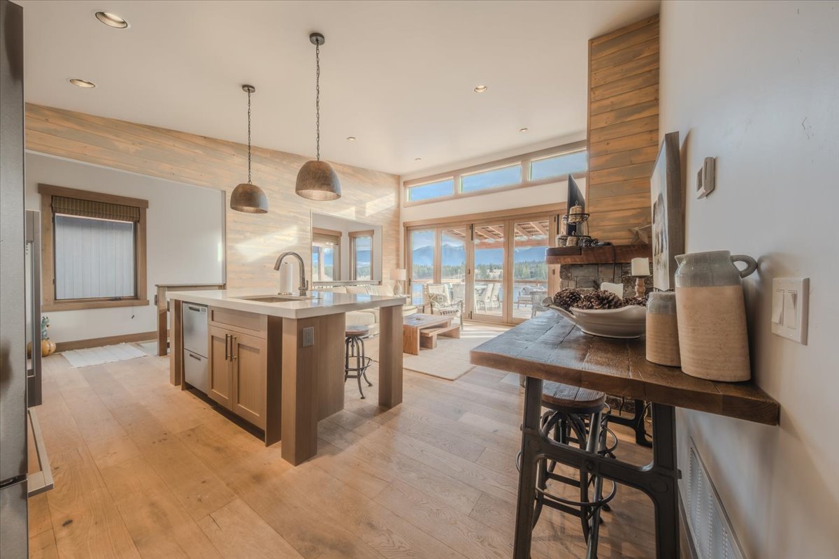 42 Cottage Lake Lane