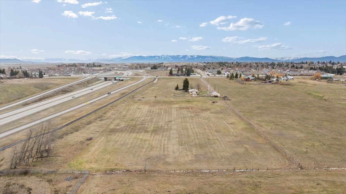 252 Three Mile Drive