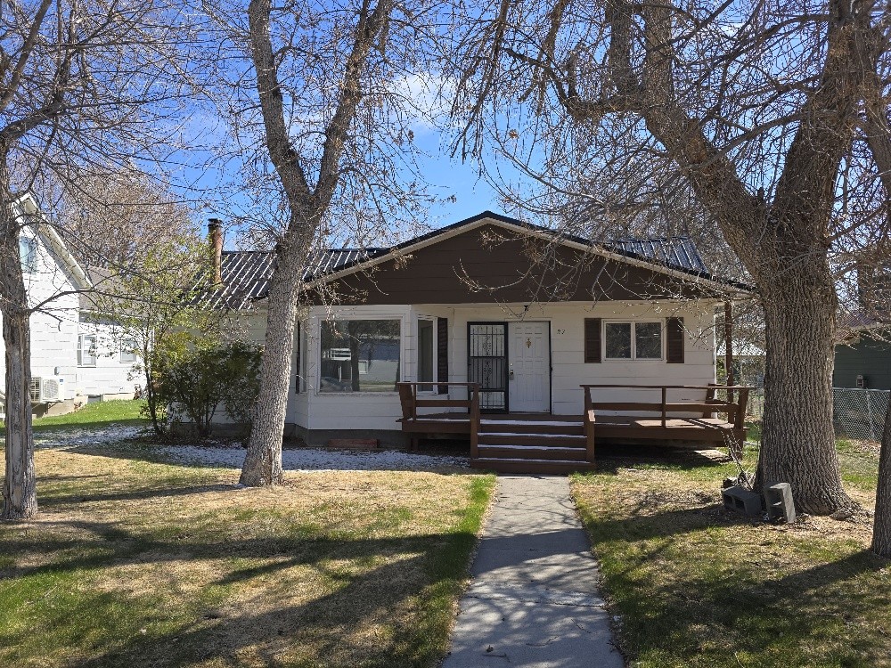 27 5th Avenue SW