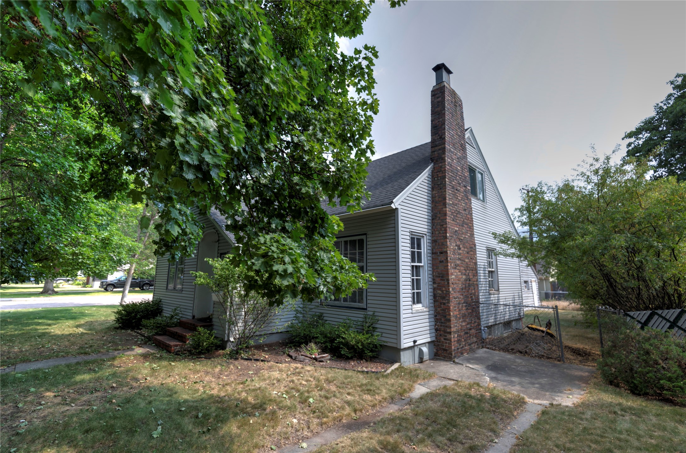 Missoula, Montana 59801, United States, 3 Bedrooms Bedrooms, ,2 BathroomsBathrooms,Residential,Pending,51526